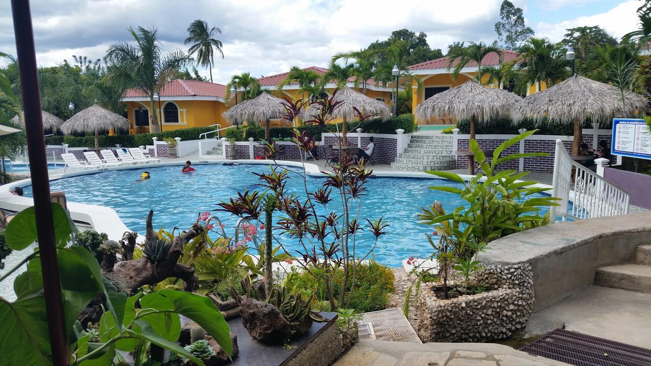 Apart Hotel Acuarious De Luis เอสเตลิ ภายนอก รูปภาพ